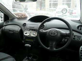 2003 Toyota Vitz