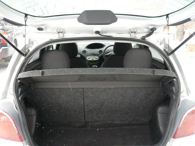 2003 Toyota Vitz