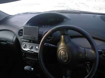 2003 Toyota Vitz