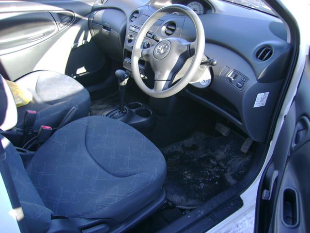 2003 Toyota Vitz