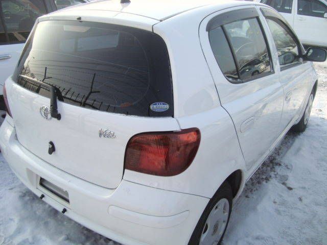 2003 Toyota Vitz