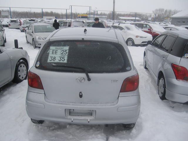 2003 Toyota Vitz