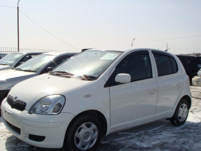 2003 Toyota Vitz