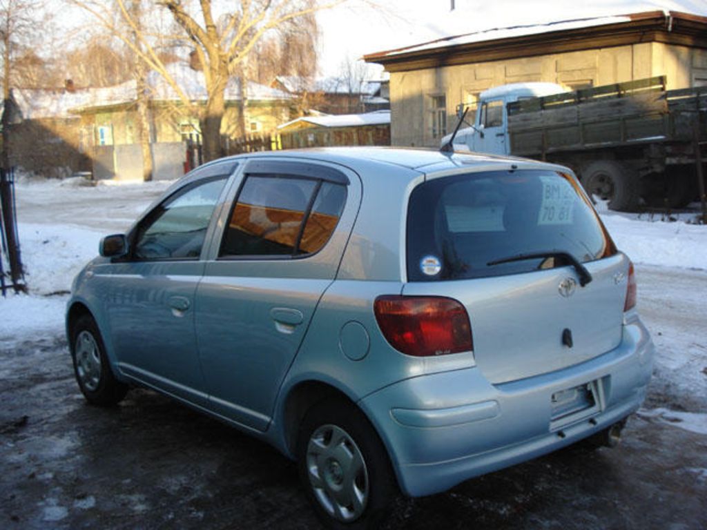 2003 Toyota Vitz