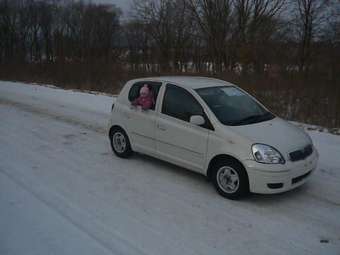 2003 Toyota Vitz