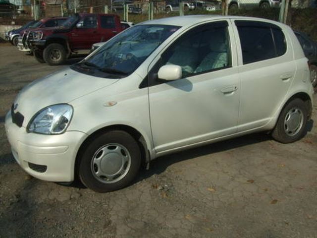 2003 Toyota Vitz