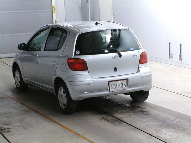 2003 Toyota Vitz