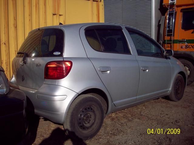 2003 Toyota Vitz