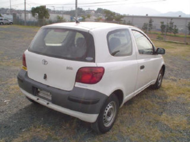 2003 Toyota Vitz