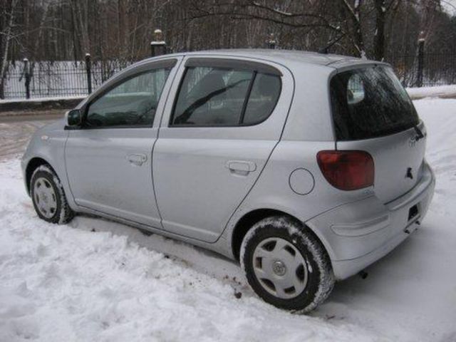 2003 Toyota Vitz