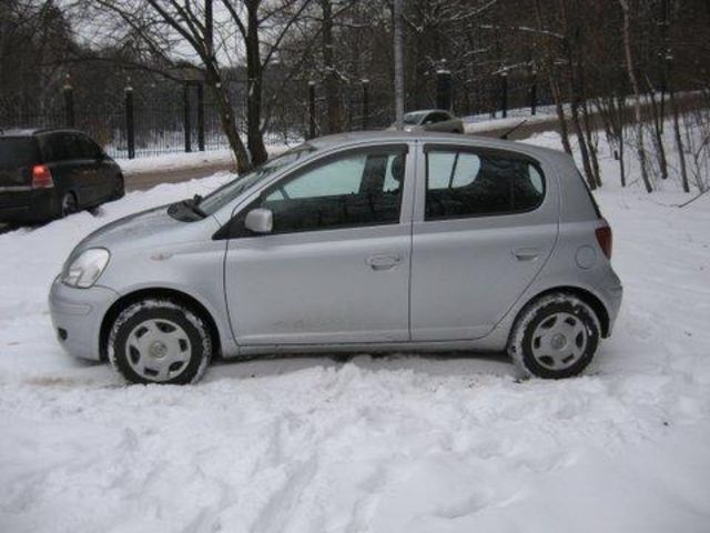 2003 Toyota Vitz