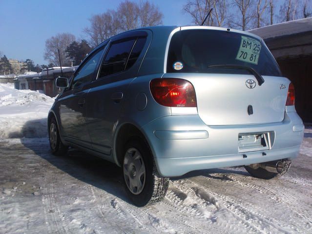 2003 Toyota Vitz