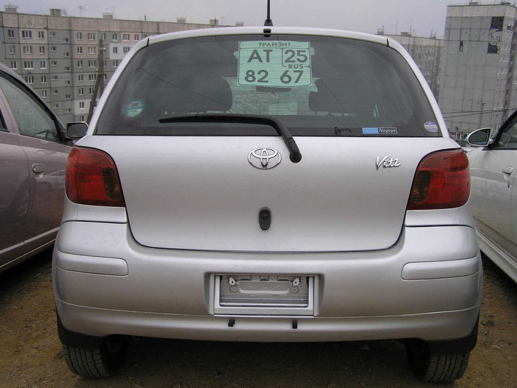2003 Toyota Vitz