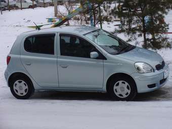 2003 Toyota Vitz