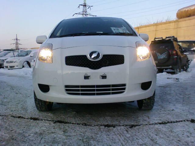 2003 Toyota Vitz