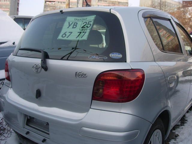2003 Toyota Vitz