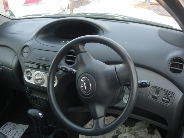 2003 Toyota Vitz