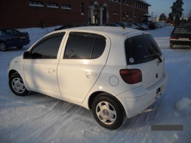 2003 Toyota Vitz