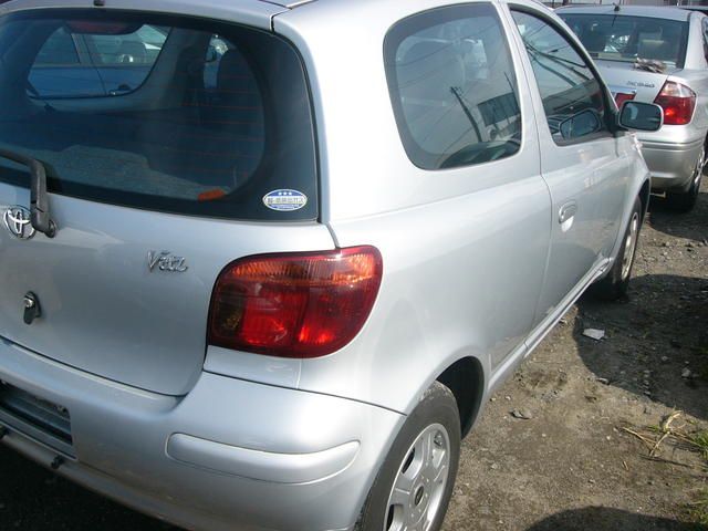 2003 Toyota Vitz