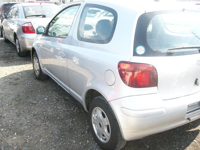 2003 Toyota Vitz