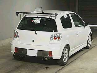 2003 Toyota Vitz Photos