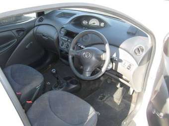 2003 Toyota Vitz Photos