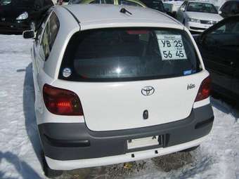 2003 Toyota Vitz Photos