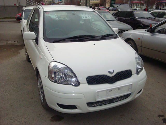 2003 Toyota Vitz