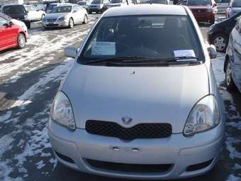 2003 Toyota Vitz Photos