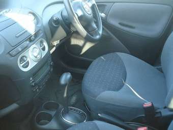 2003 Toyota Vitz Pictures