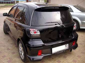 2003 Toyota Vitz Pictures