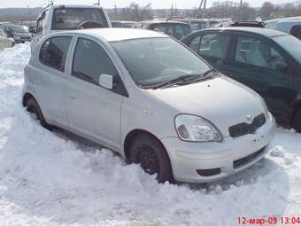 2003 Toyota Vitz Photos