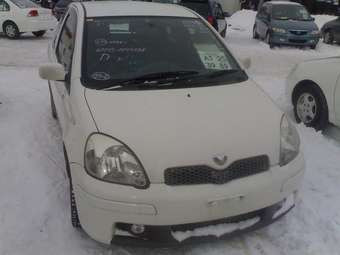 2003 Toyota Vitz Photos