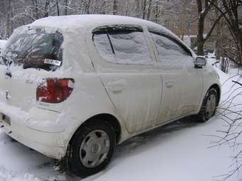 2003 Toyota Vitz Pictures