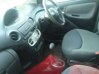 2003 Toyota Vitz Pics