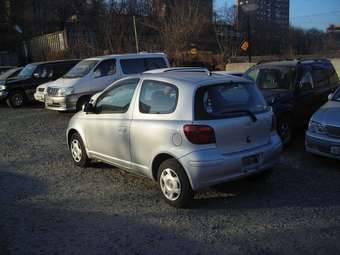 2003 Toyota Vitz Photos