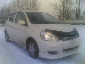 2003 Toyota Vitz Photos