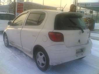 2003 Toyota Vitz Photos