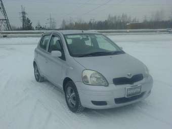 2003 Toyota Vitz Photos