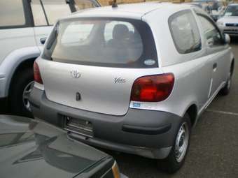 2003 Toyota Vitz Photos