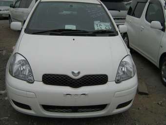 2003 Toyota Vitz Images
