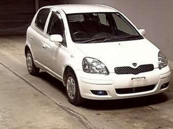 2003 Toyota Vitz Photos