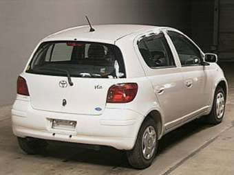 2003 Toyota Vitz Photos