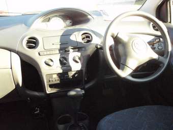 2003 Toyota Vitz Pictures