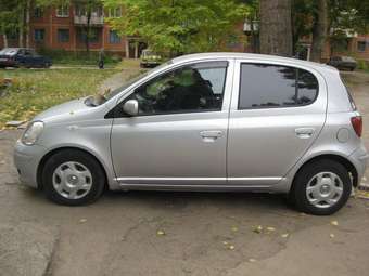 2003 Toyota Vitz Photos