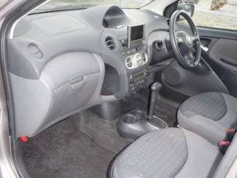 2003 Toyota Vitz Pictures