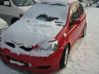 2003 Toyota Vitz Photos