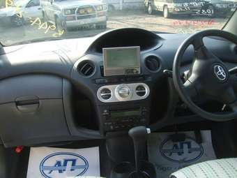 2003 Toyota Vitz Pictures