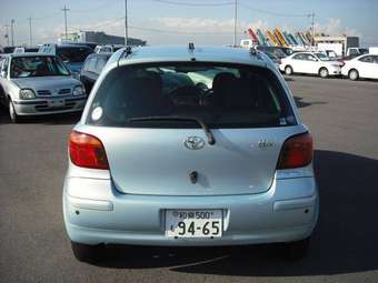 2003 Toyota Vitz Photos