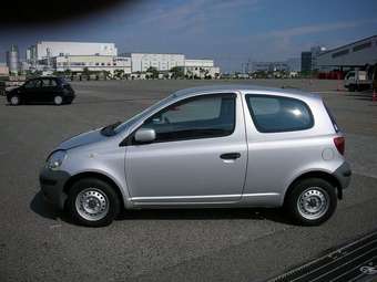 2003 Toyota Vitz Photos